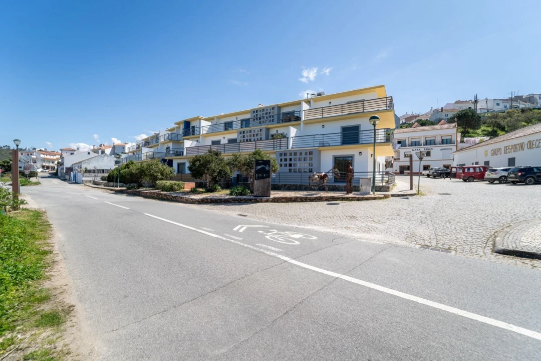 Apartamento T4 para Venda em Aljezur Foto 3