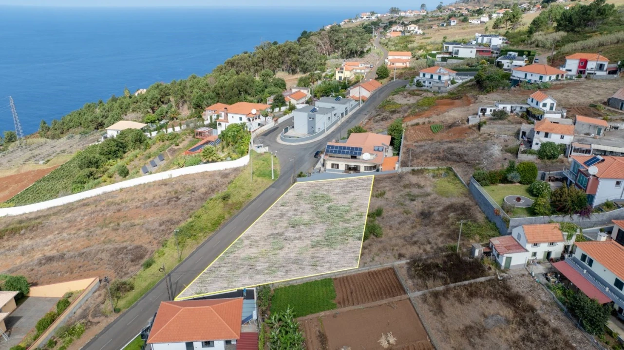 Terreno para Venda em Prazeres Foto 3