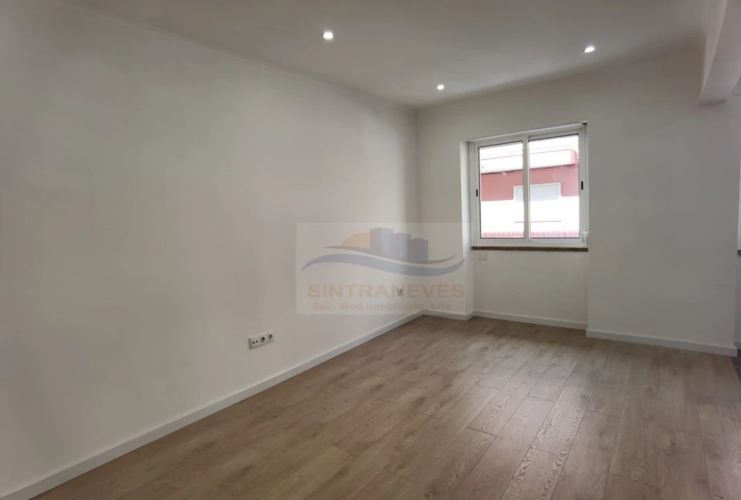 Apartamento T3 para Venda em Venteira Foto 3