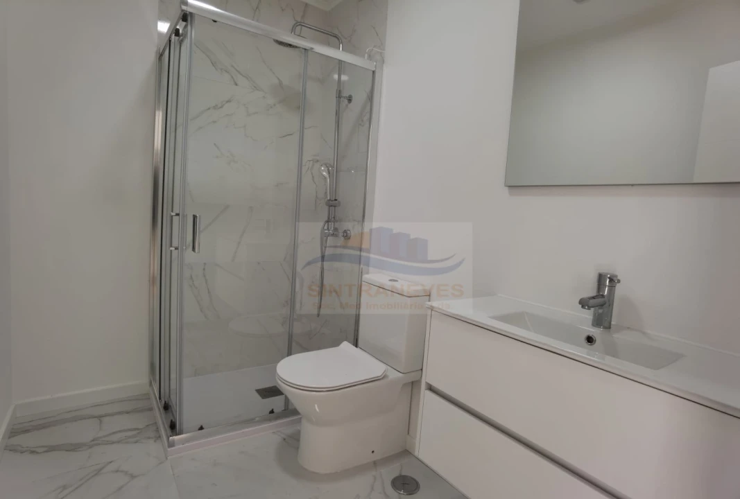Apartamento T3 para Venda em Venteira Foto 5