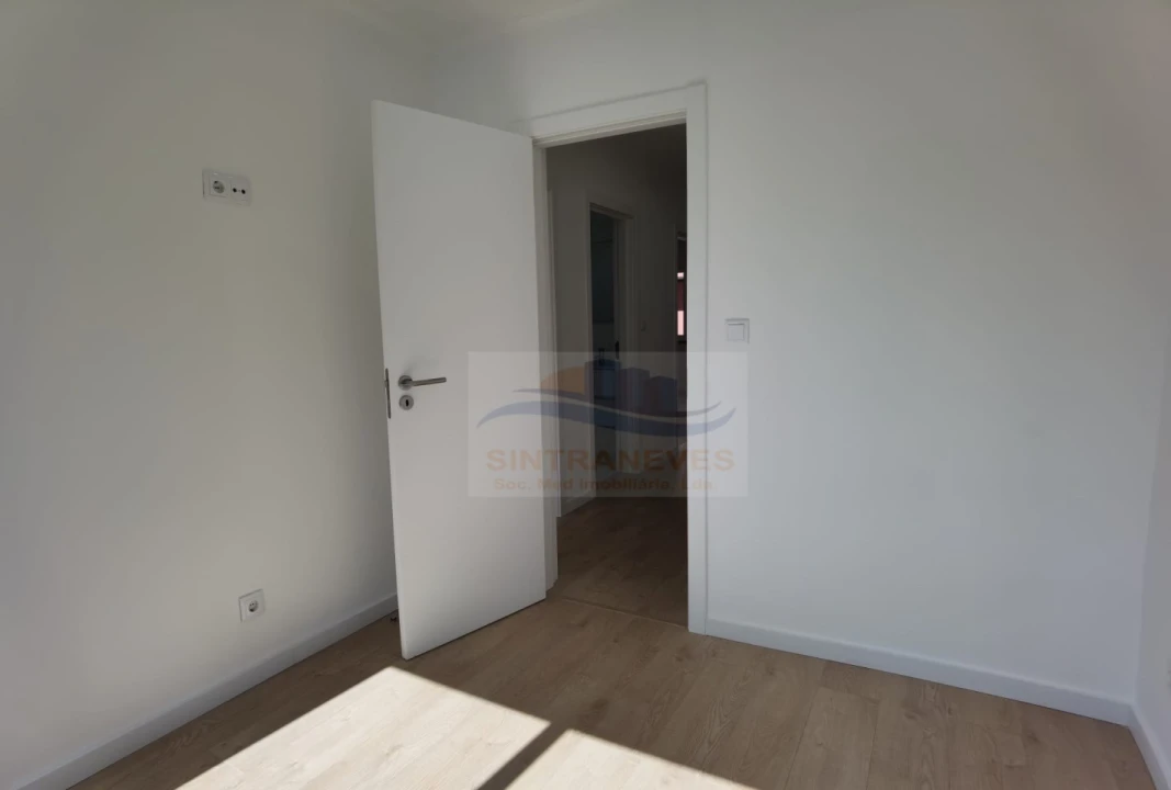 Apartamento T3 para Venda em Venteira Foto 9