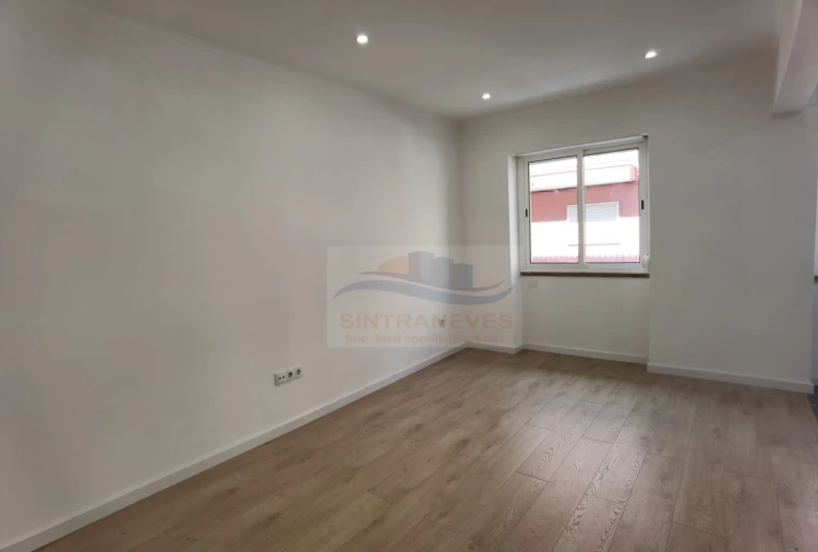Apartamento T3 para Venda em Venteira Foto 3
