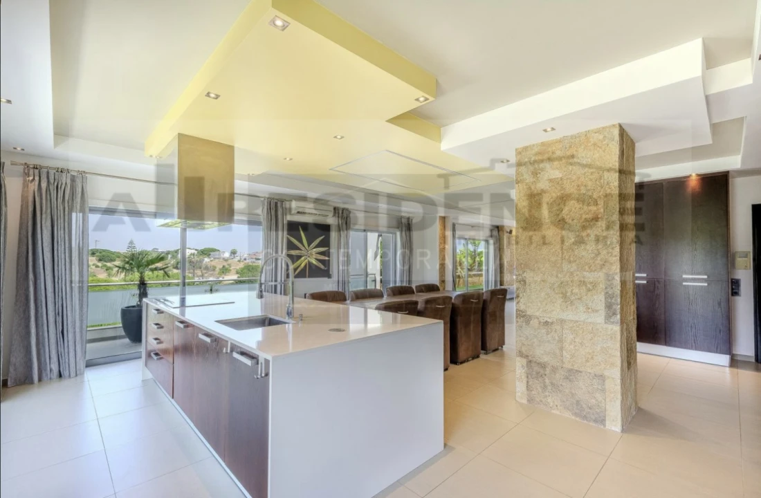 Apartamento T3 para Venda em Albufeira e Olhos de Água Foto 24