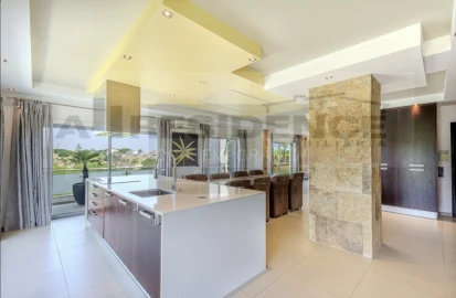 Apartamento T3 para Venda em Albufeira e Olhos de Água