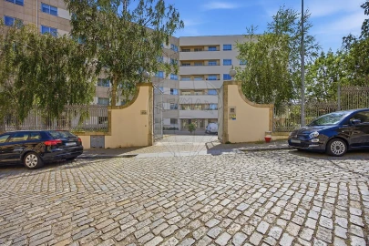Apartamento T3 para Arrendamento em Lordelo do Ouro e Massarelos