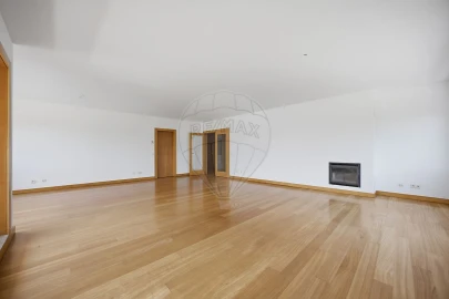 Apartamento T3 para Arrendamento em Lordelo do Ouro e Massarelos