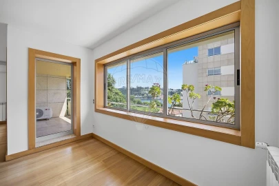 Apartamento T3 para Arrendamento em Lordelo do Ouro e Massarelos