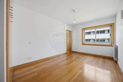 Apartamento T3 para Arrendamento em Lordelo do Ouro e Massarelos