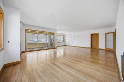 Apartamento T3 para Arrendamento em Lordelo do Ouro e Massarelos