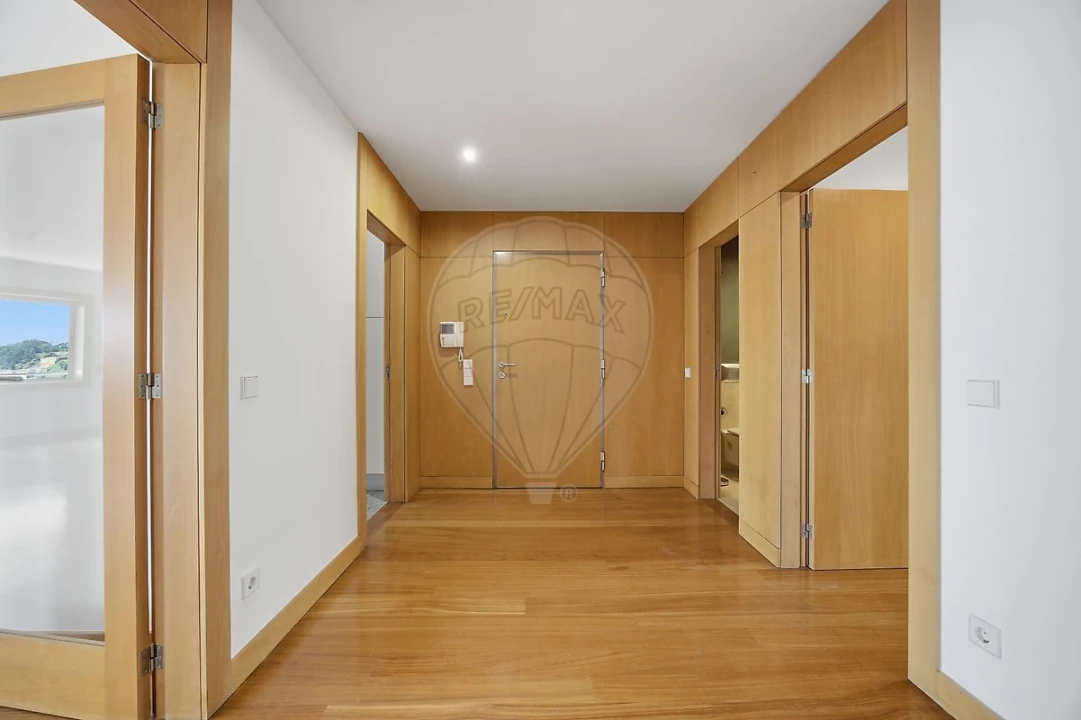 Apartamento T3 para Arrendamento em Lordelo do Ouro e Massarelos Foto 22