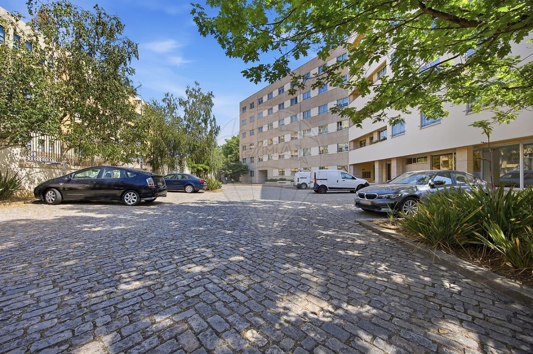 Apartamento T3 para Arrendamento em Lordelo do Ouro e Massarelos Foto 24