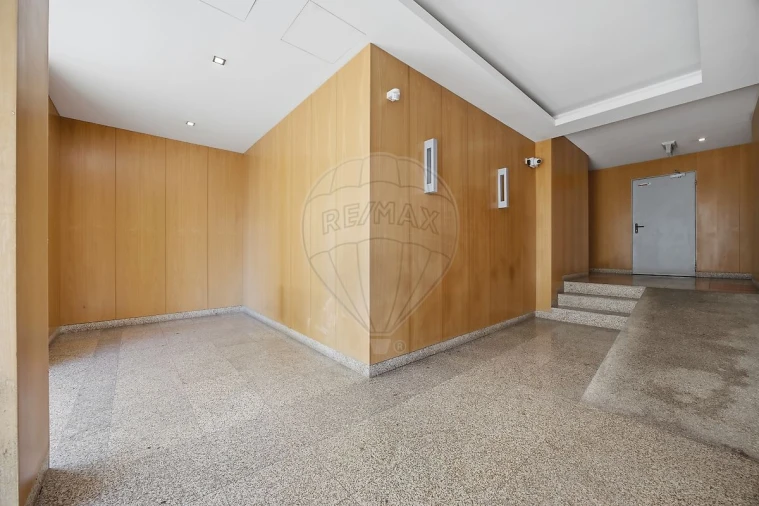 Apartamento T3 para Arrendamento em Lordelo do Ouro e Massarelos Foto 23