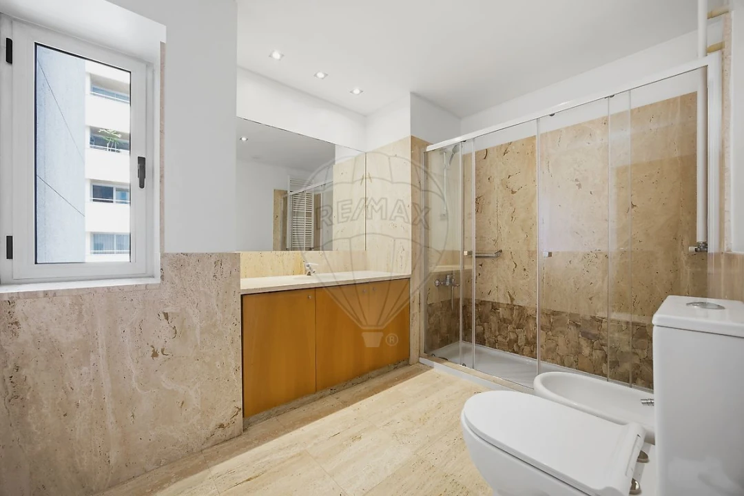 Apartamento T3 para Arrendamento em Lordelo do Ouro e Massarelos Foto 20