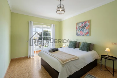 Moradia T4 para Venda em Moncarapacho e Fuseta