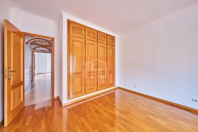 Moradia T2 para Venda em Atalaia e Alto Estanqueiro-Jardia