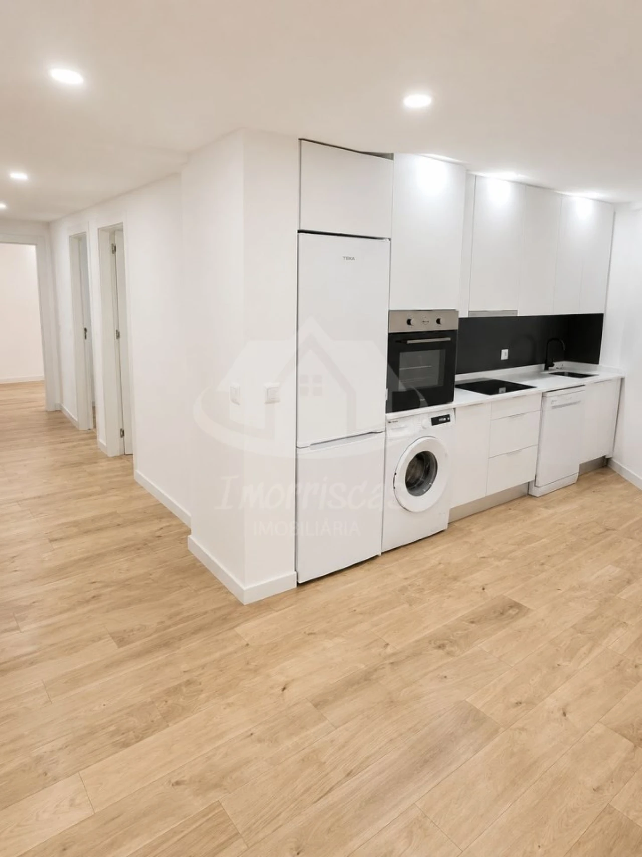 Apartamento T2 para Venda em Póvoa de Santa Iria e Forte da Casa Foto 1