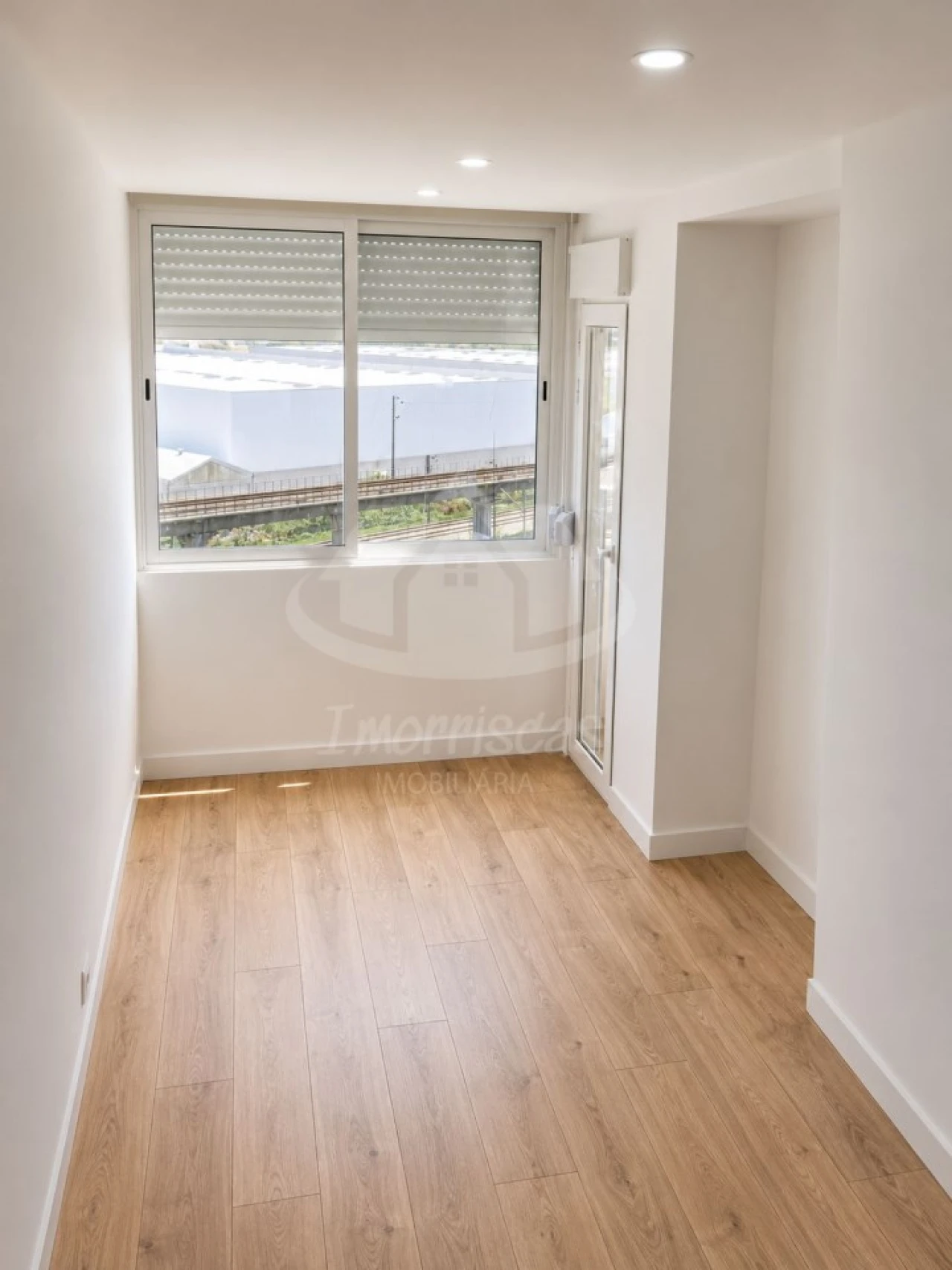 Apartamento T2 para Venda em Póvoa de Santa Iria e Forte da Casa Foto 8