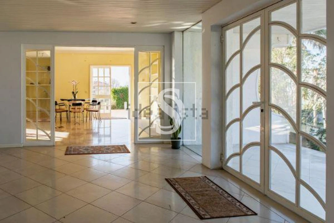 Moradia T6 para Venda em Arcozelo Foto 4