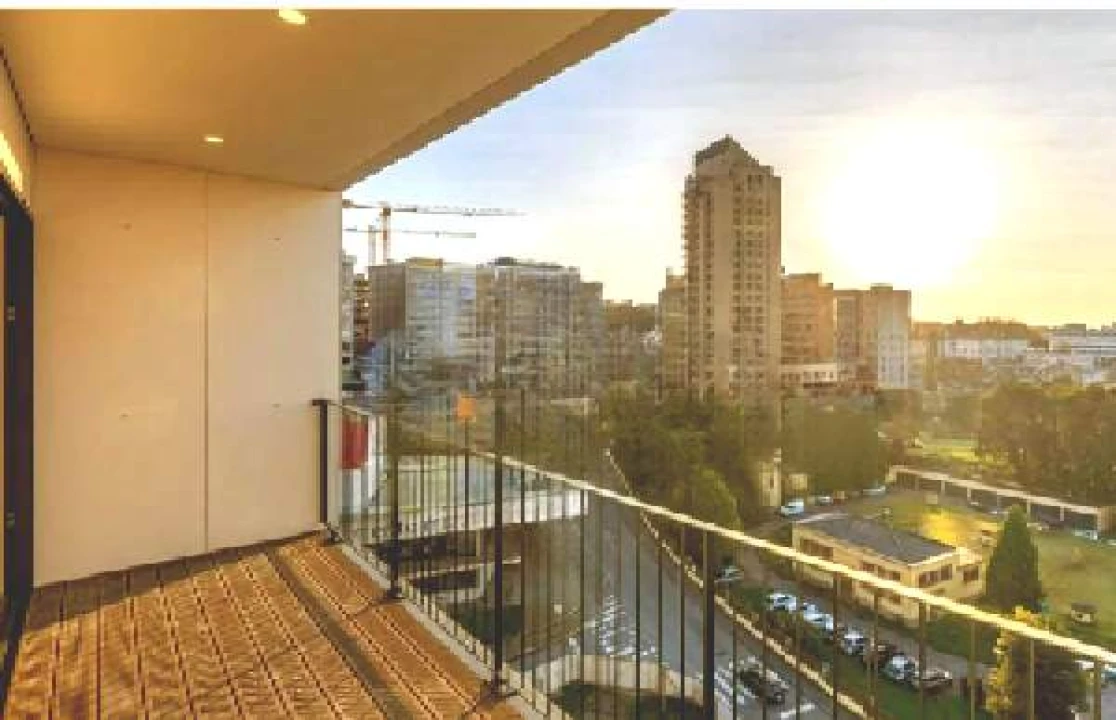 Apartamento T3 para Venda em Mafamude e Vilar do Paraíso Foto 1