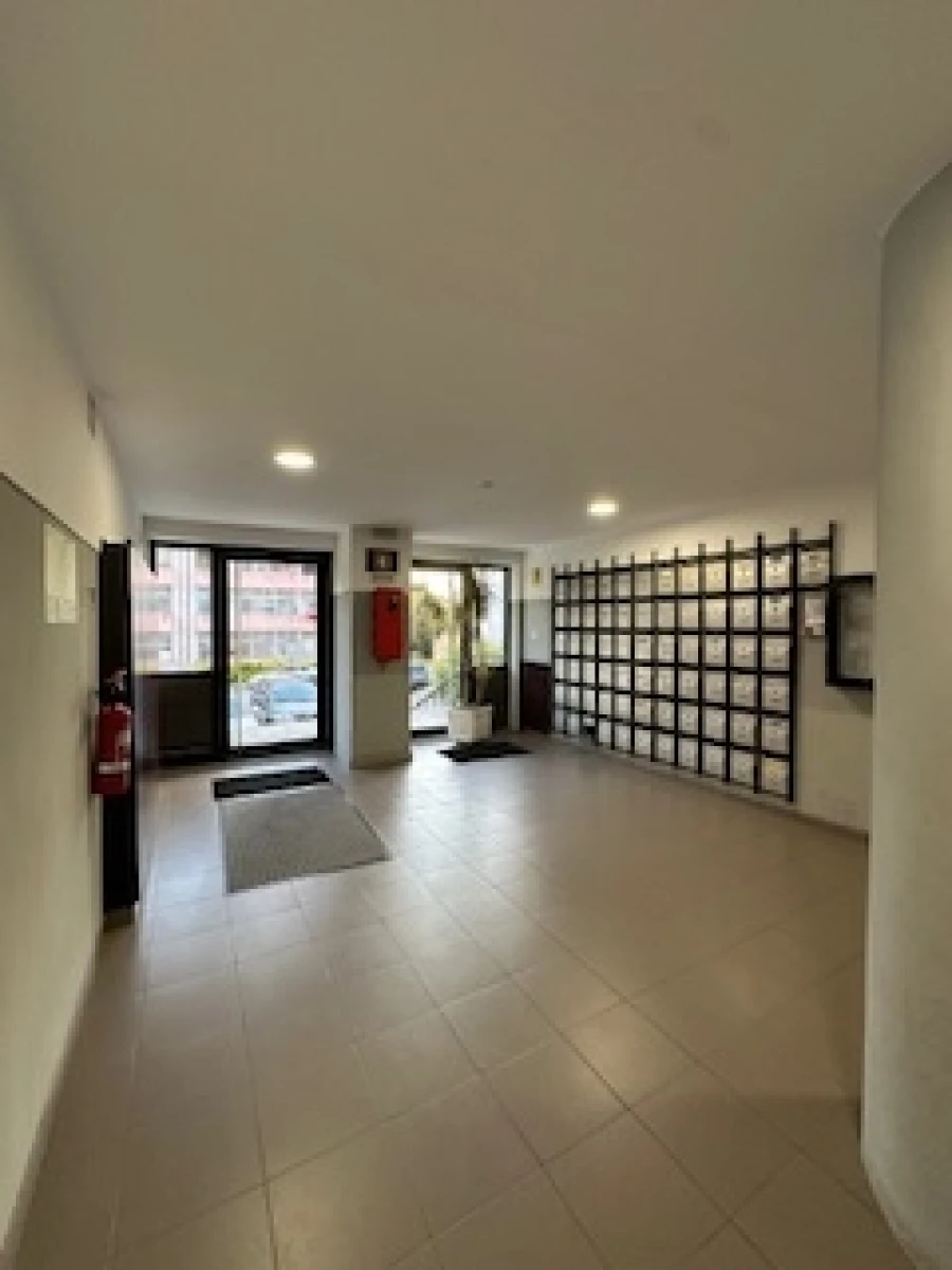 Apartamento T2 para Venda em Mafamude e Vilar do Paraíso Foto 186