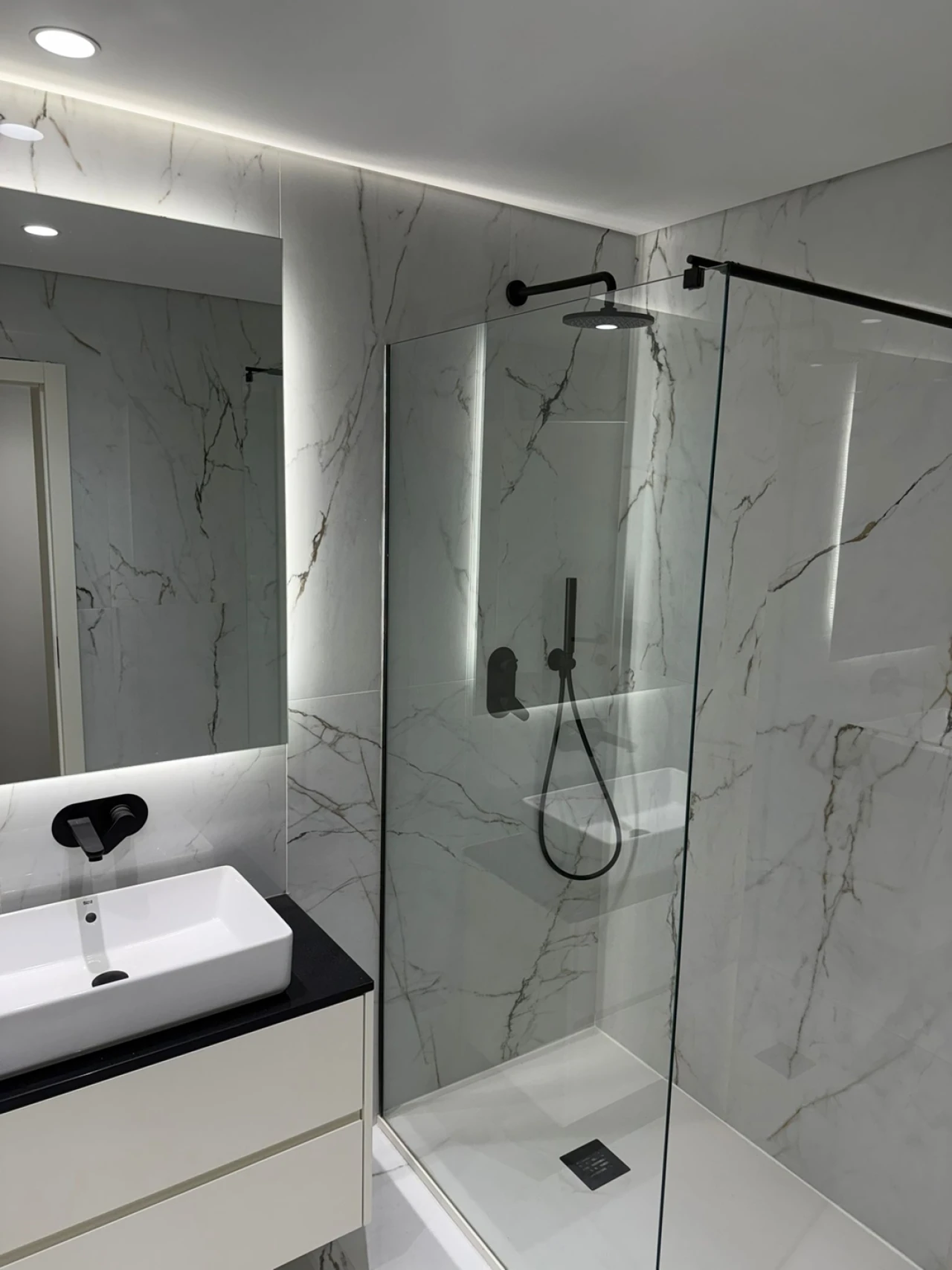 Apartamento T3 para Venda em Mafamude e Vilar do Paraíso Foto 24