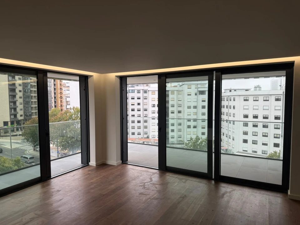 Apartamento T3 para Venda em Mafamude e Vilar do Paraíso Foto 23