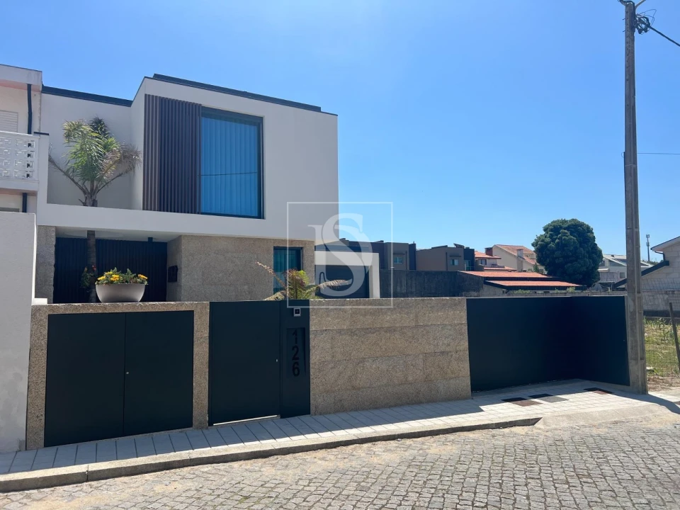 Moradia T4 para Venda em Perafita, Lavra e Santa Cruz do Bispo Foto 23