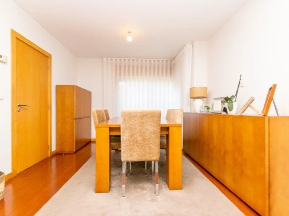 Apartamento T2 para Venda em Mafamude e Vilar do Paraíso Foto 1