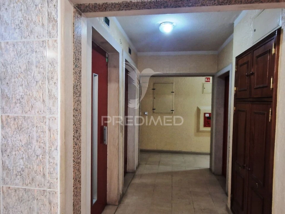 Apartamento T2 para Venda em Algueirão-Mem Martins Foto 18