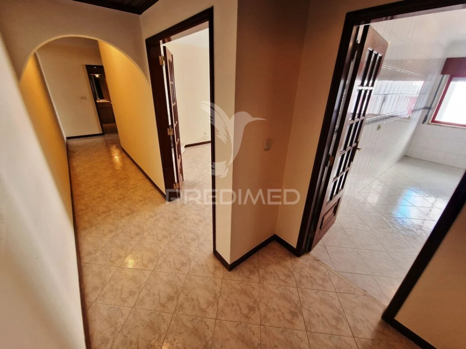 Apartamento T2 para Venda em Algueirão-Mem Martins Foto 4