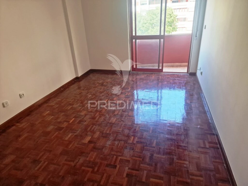 Apartamento T2 para Venda em Algueirão-Mem Martins Foto 7