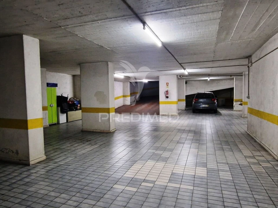 Apartamento T2 para Venda em Algueirão-Mem Martins Foto 17