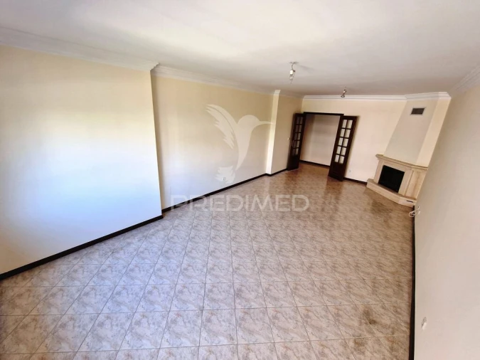 Apartamento T2 para Venda em Algueirão-Mem Martins Foto 3