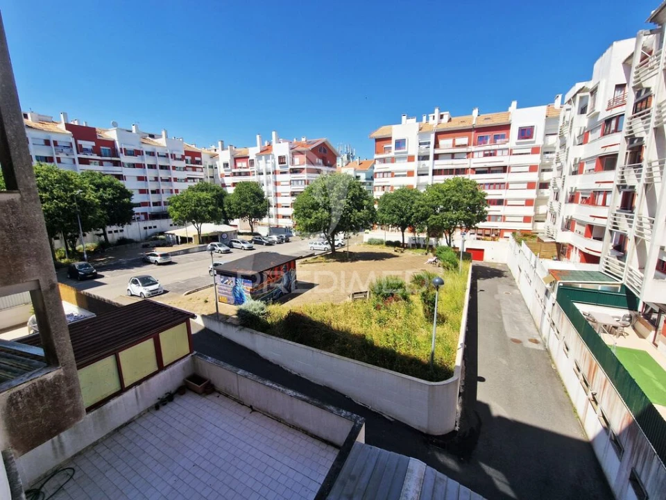 Apartamento T2 para Venda em Algueirão-Mem Martins Foto 8