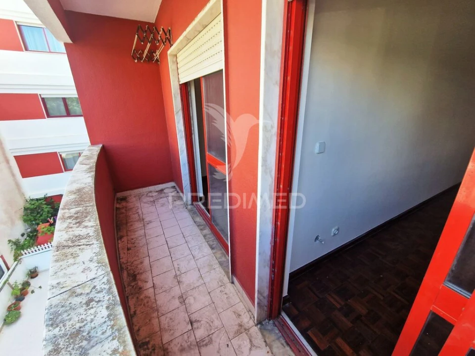 Apartamento T2 para Venda em Algueirão-Mem Martins Foto 11