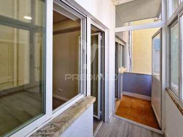 Apartamento T1 para Venda em Mina de Água
