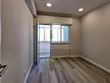 Apartamento T1 para Venda em Mina de Água