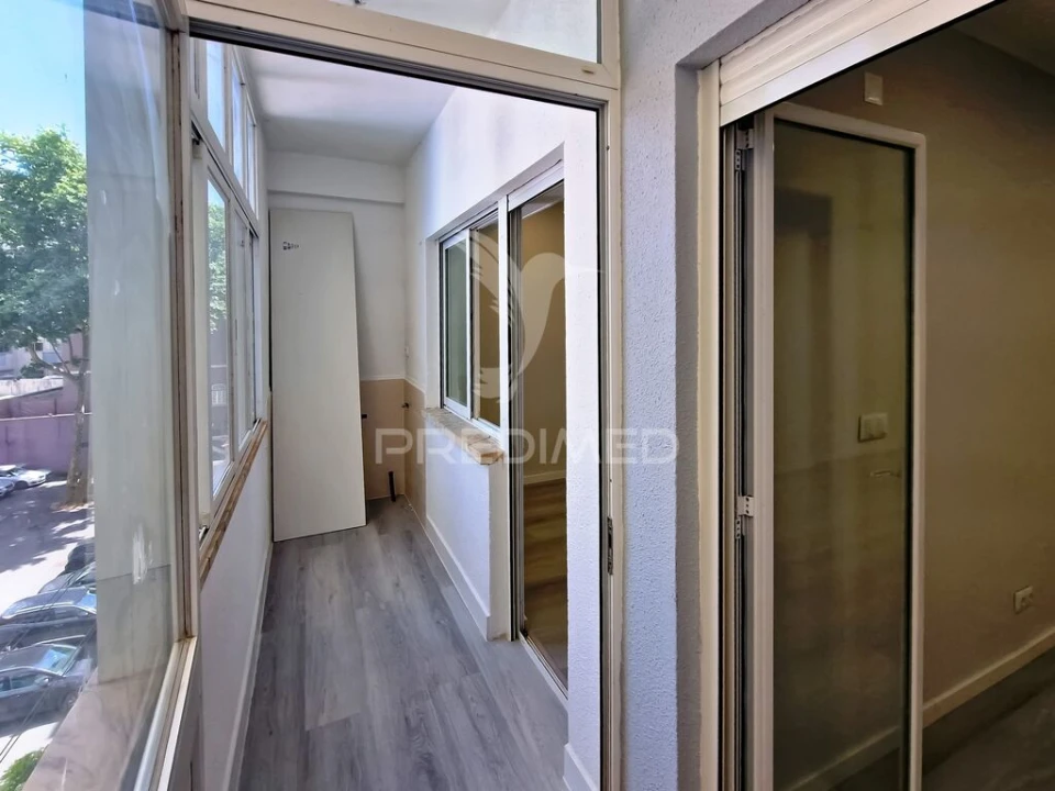 Apartamento T1 para Venda em Mina de Água Foto 8