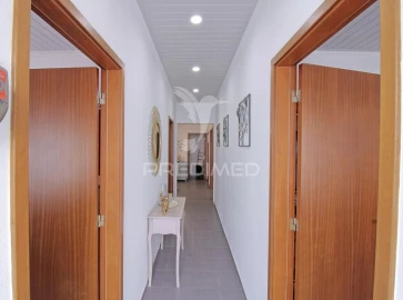 Moradia T3 para Venda em Angra (Nossa Senhora da Conceição)