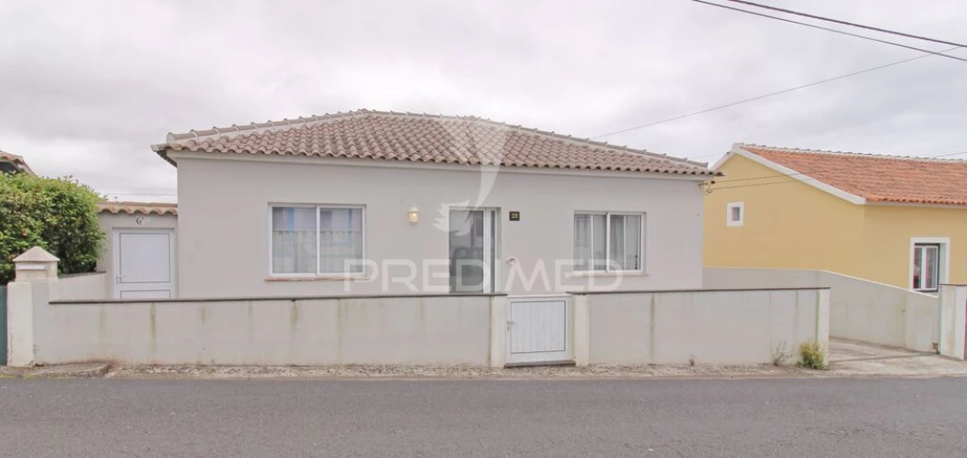 Moradia T3 para Venda em Angra (Nossa Senhora da Conceição)