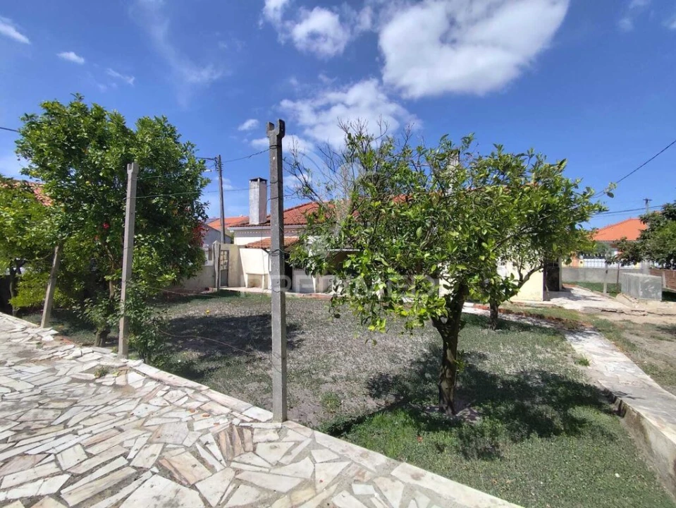 Moradia T2 para Venda em Charneca de Caparica e Sobreda Foto 5