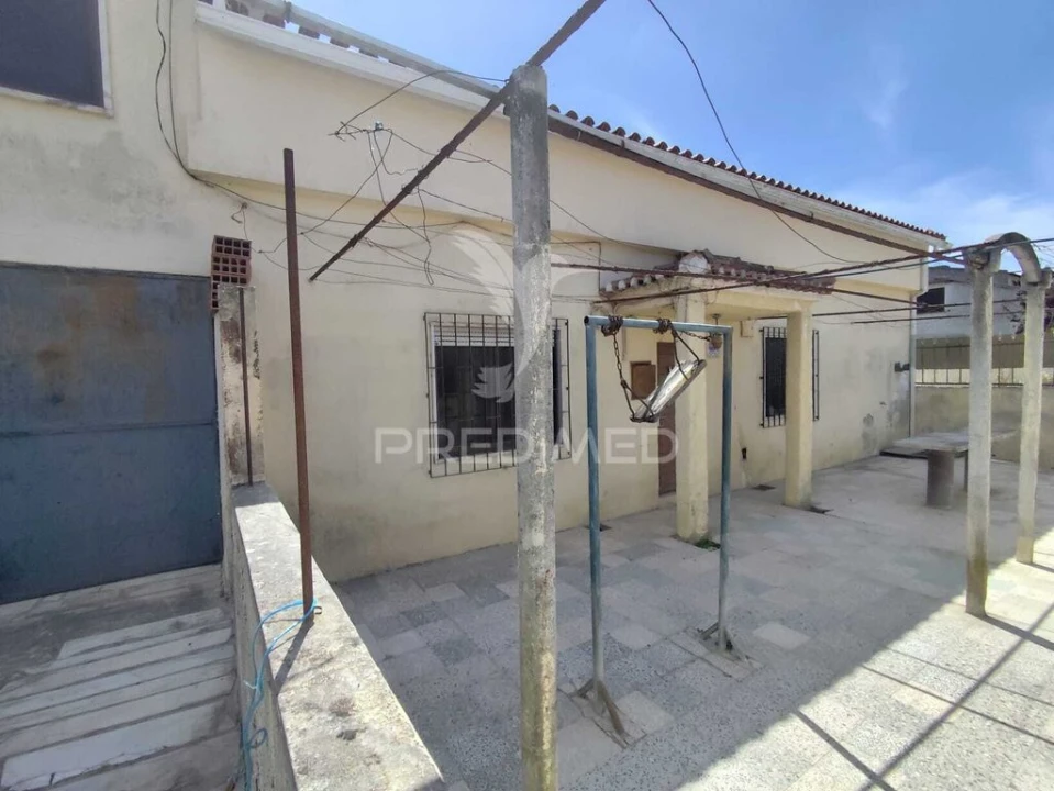 Moradia T2 para Venda em Charneca de Caparica e Sobreda Foto 3