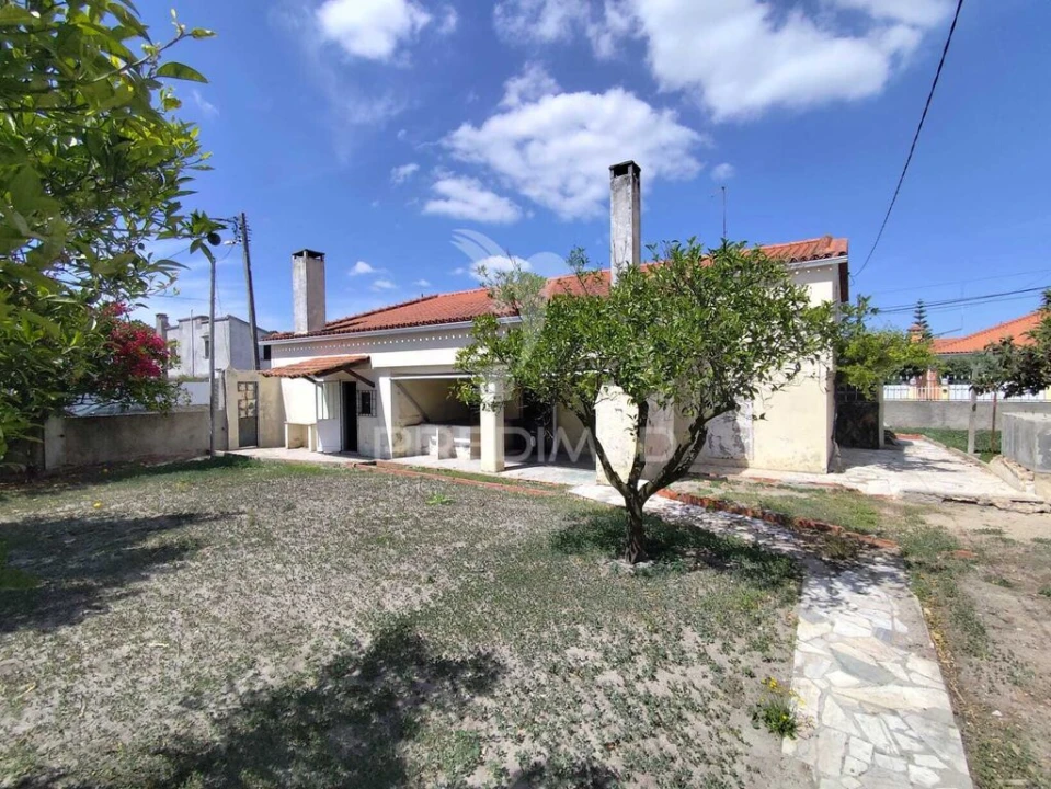 Moradia T2 para Venda em Charneca de Caparica e Sobreda Foto 4