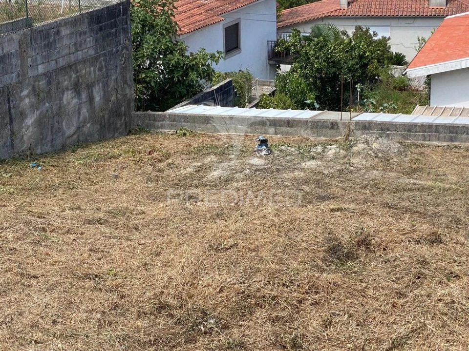 Terreno para Venda em Gondifelos, Cavalões e Outiz Foto 8
