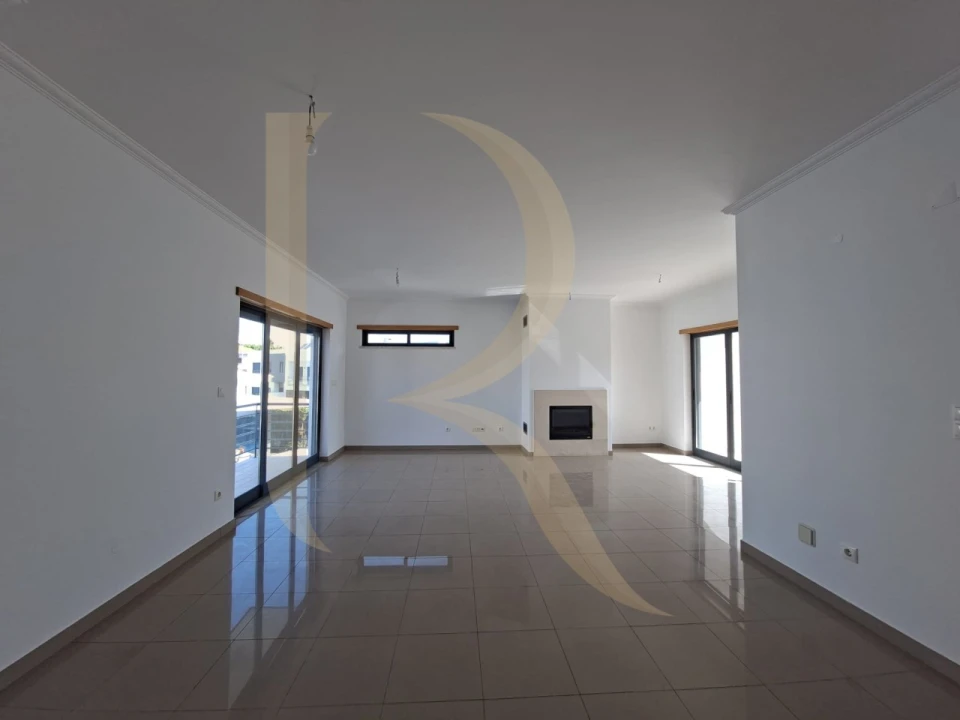 Moradia T5 para Venda em Laranjeiro e Feijó Foto 9