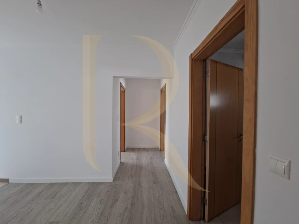 Moradia T5 para Venda em Laranjeiro e Feijó Foto 14