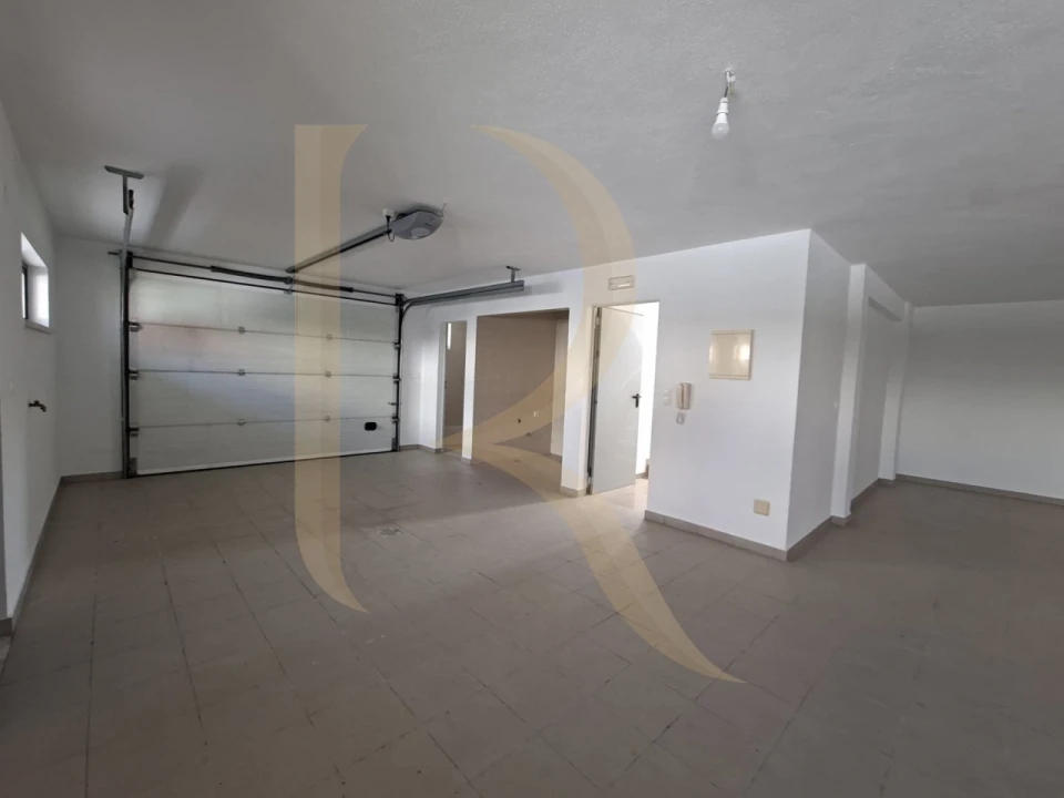 Moradia T5 para Venda em Laranjeiro e Feijó Foto 27