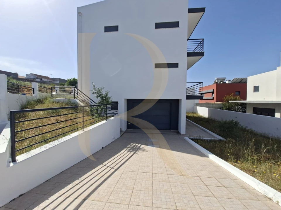 Moradia T5 para Venda em Laranjeiro e Feijó Foto 29