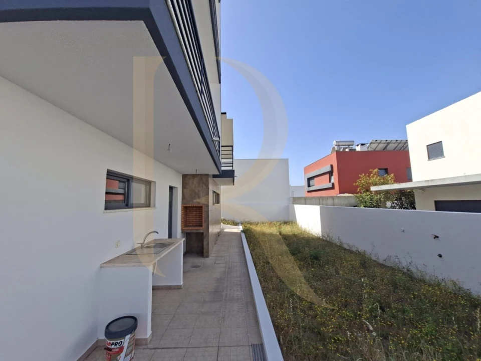 Moradia T5 para Venda em Laranjeiro e Feijó Foto 30