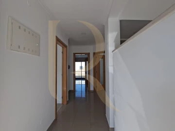 Moradia T5 para Venda em Laranjeiro e Feijó